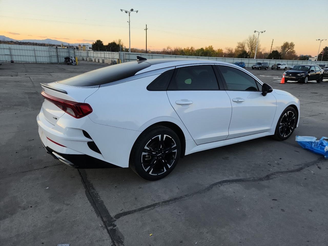 2022 KIA K5