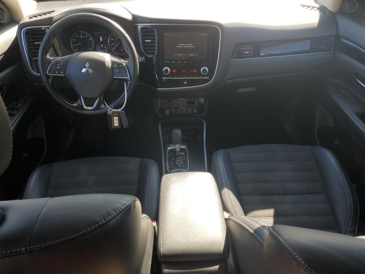 2020 MITSUBISHI outlander