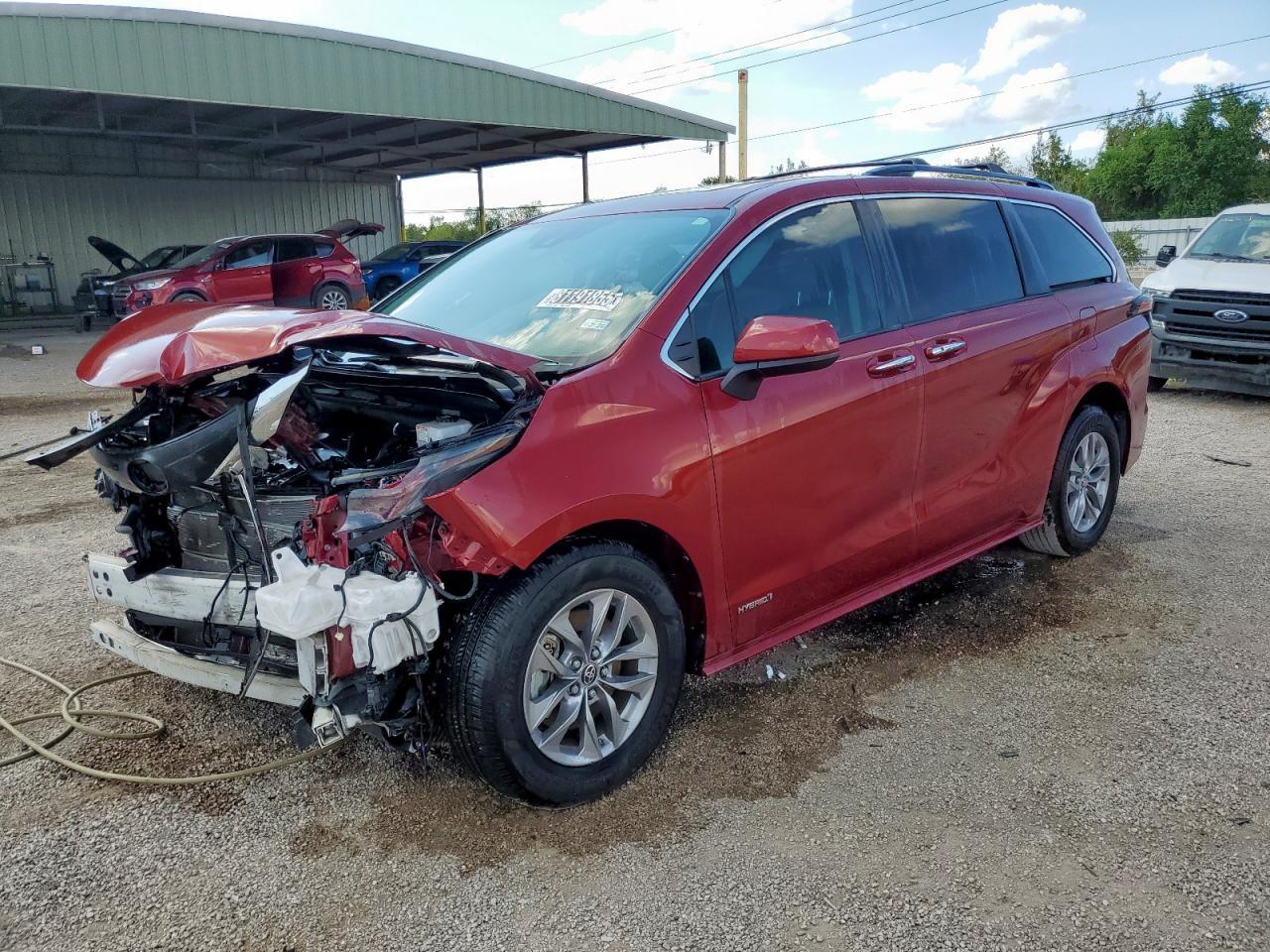 2021 TOYOTA SIENNA