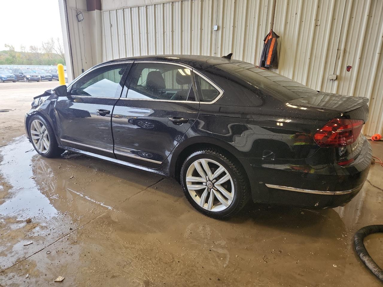 2017 VOLKSWAGEN Passat
