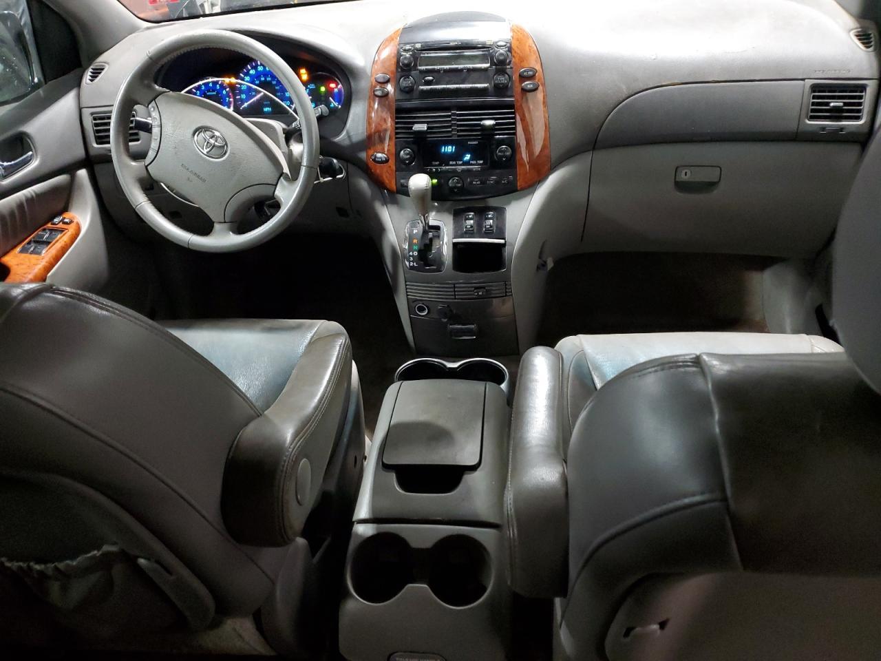 2008 TOYOTA SIENNA
