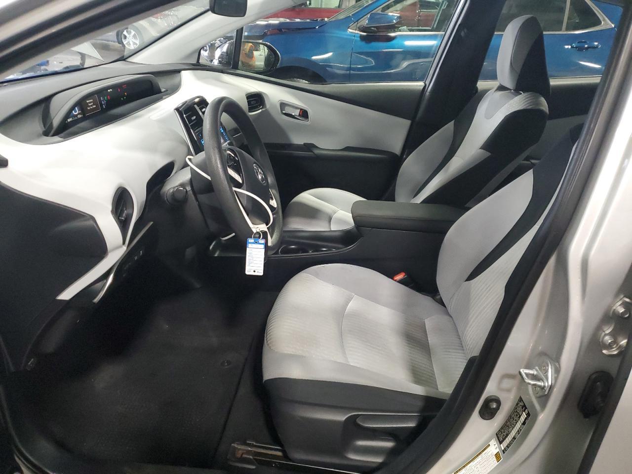 2017 TOYOTA PRIUS