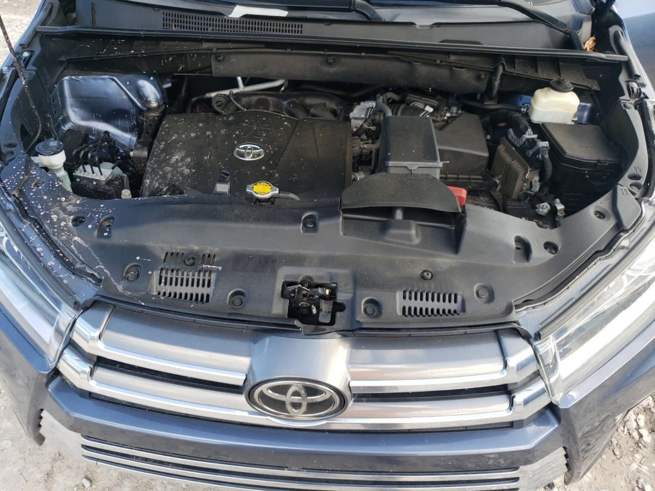 2017 TOYOTA HIGHLANDER