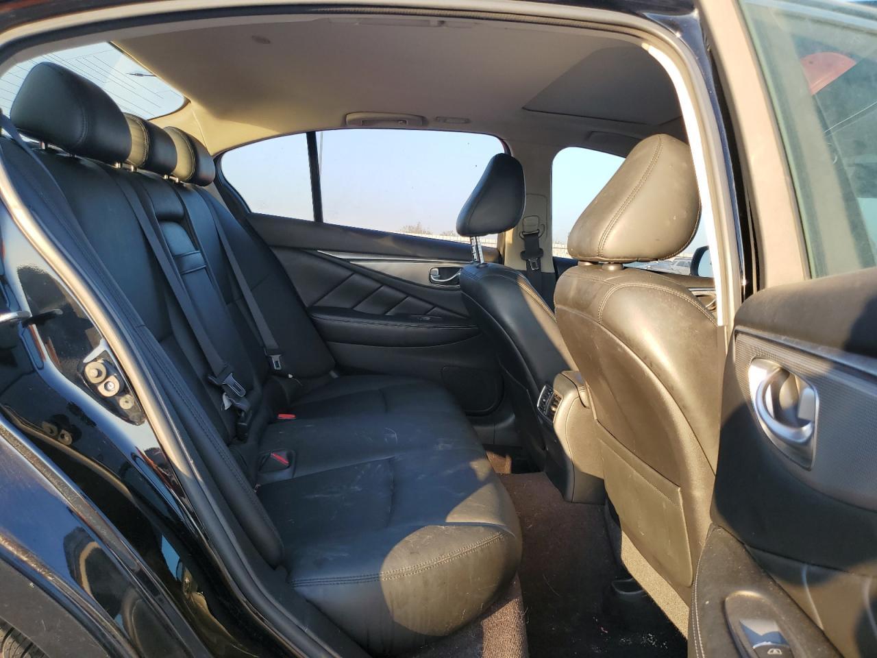 2016 INFINITI Q50