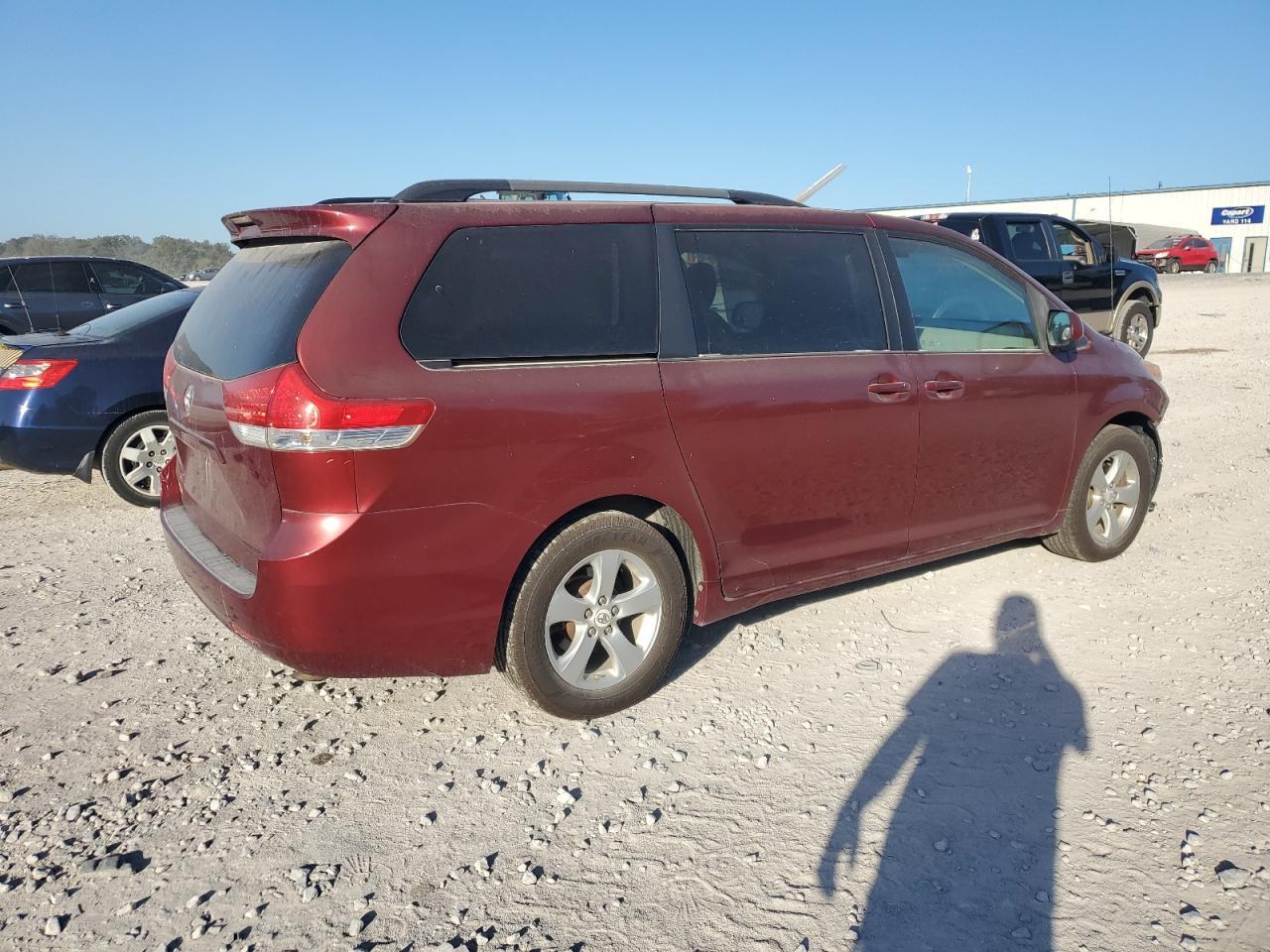 2012 TOYOTA SIENNA