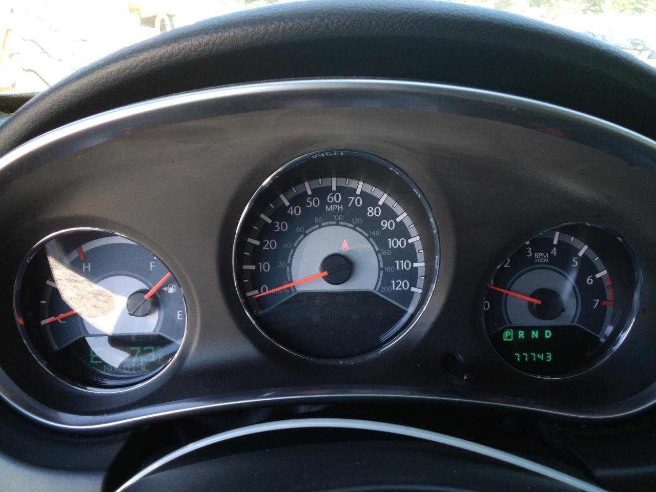 2011 CHRYSLER 200