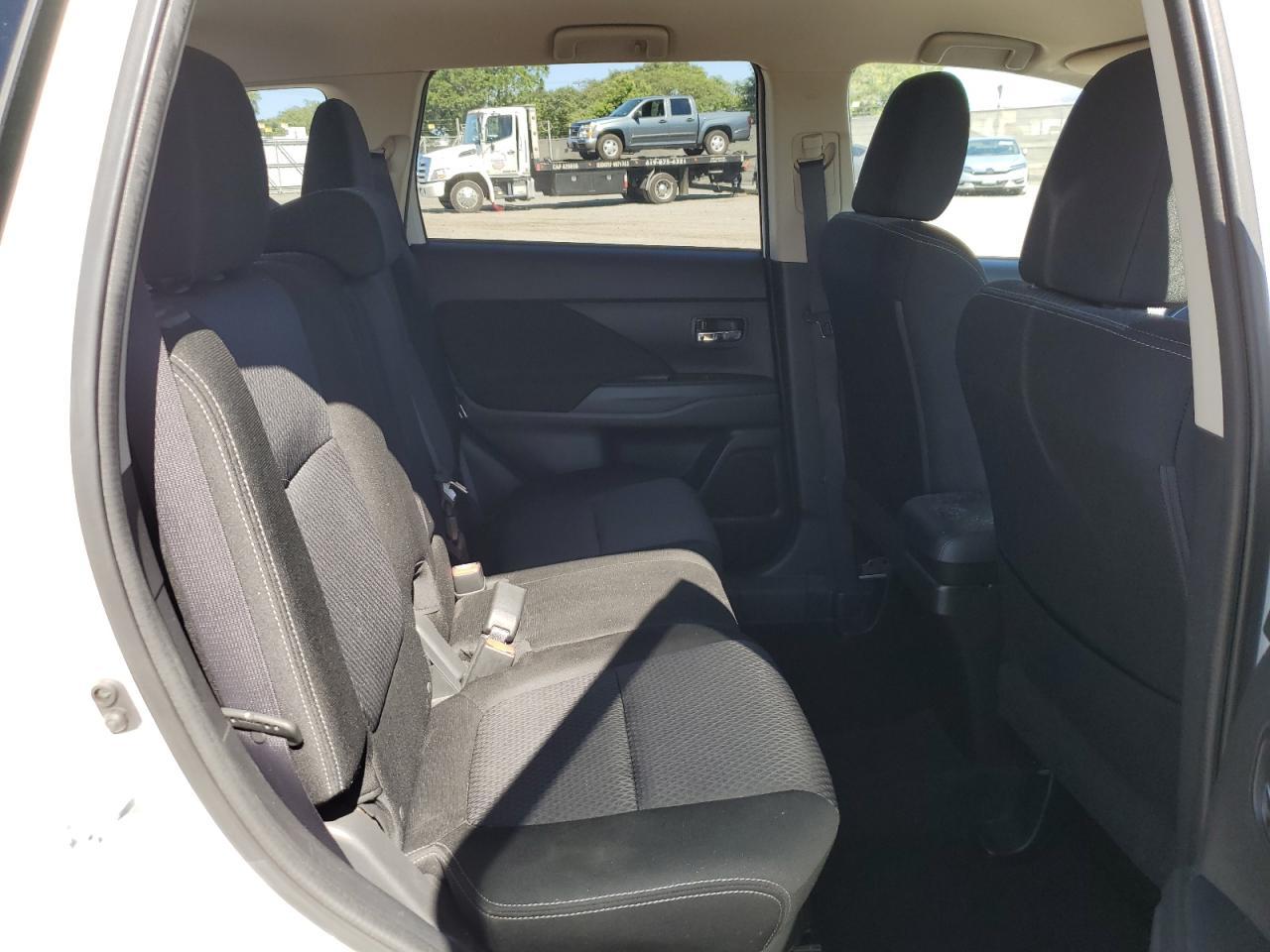 2017 MITSUBISHI outlander