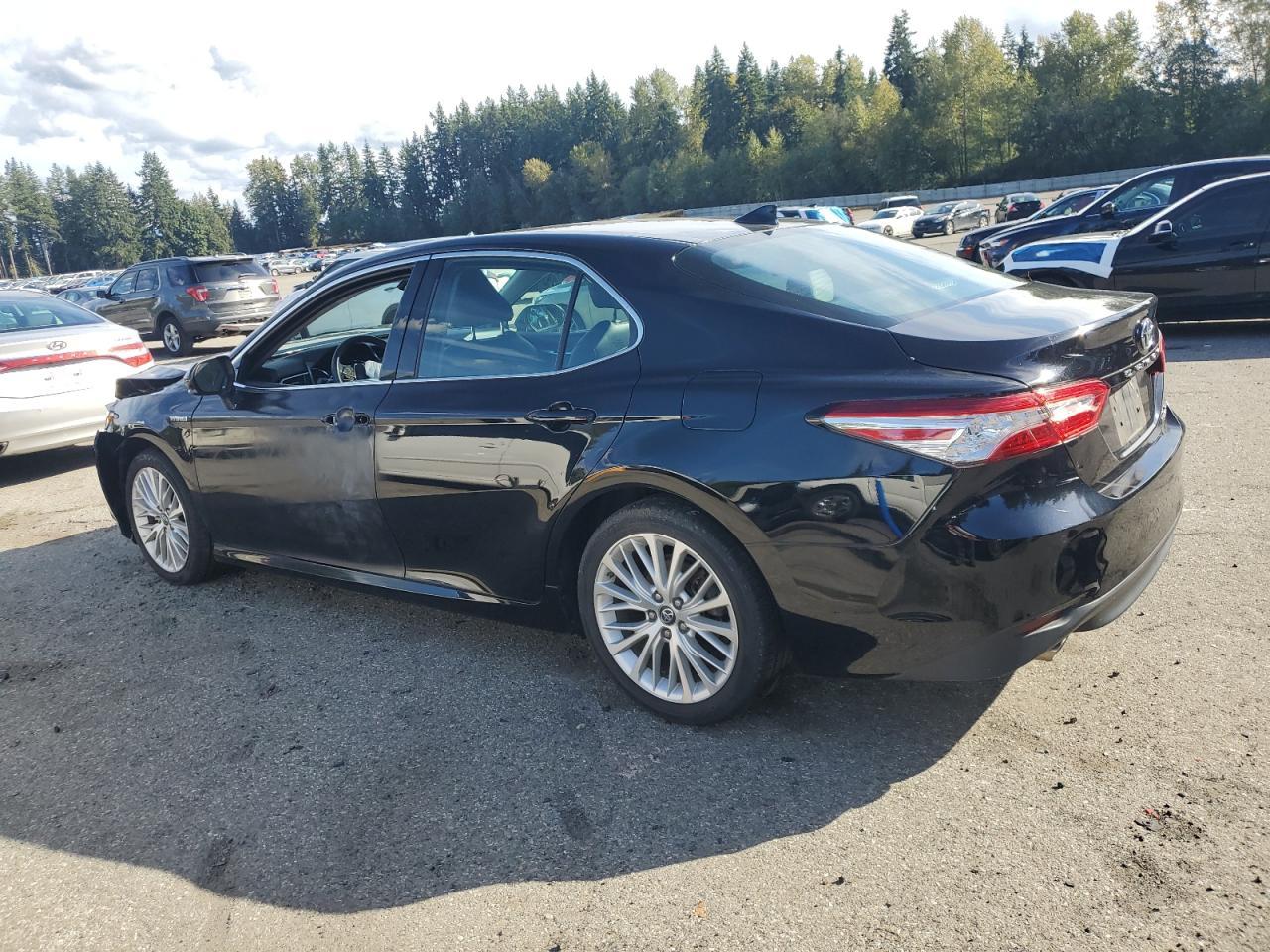 2018 TOYOTA CAMRY