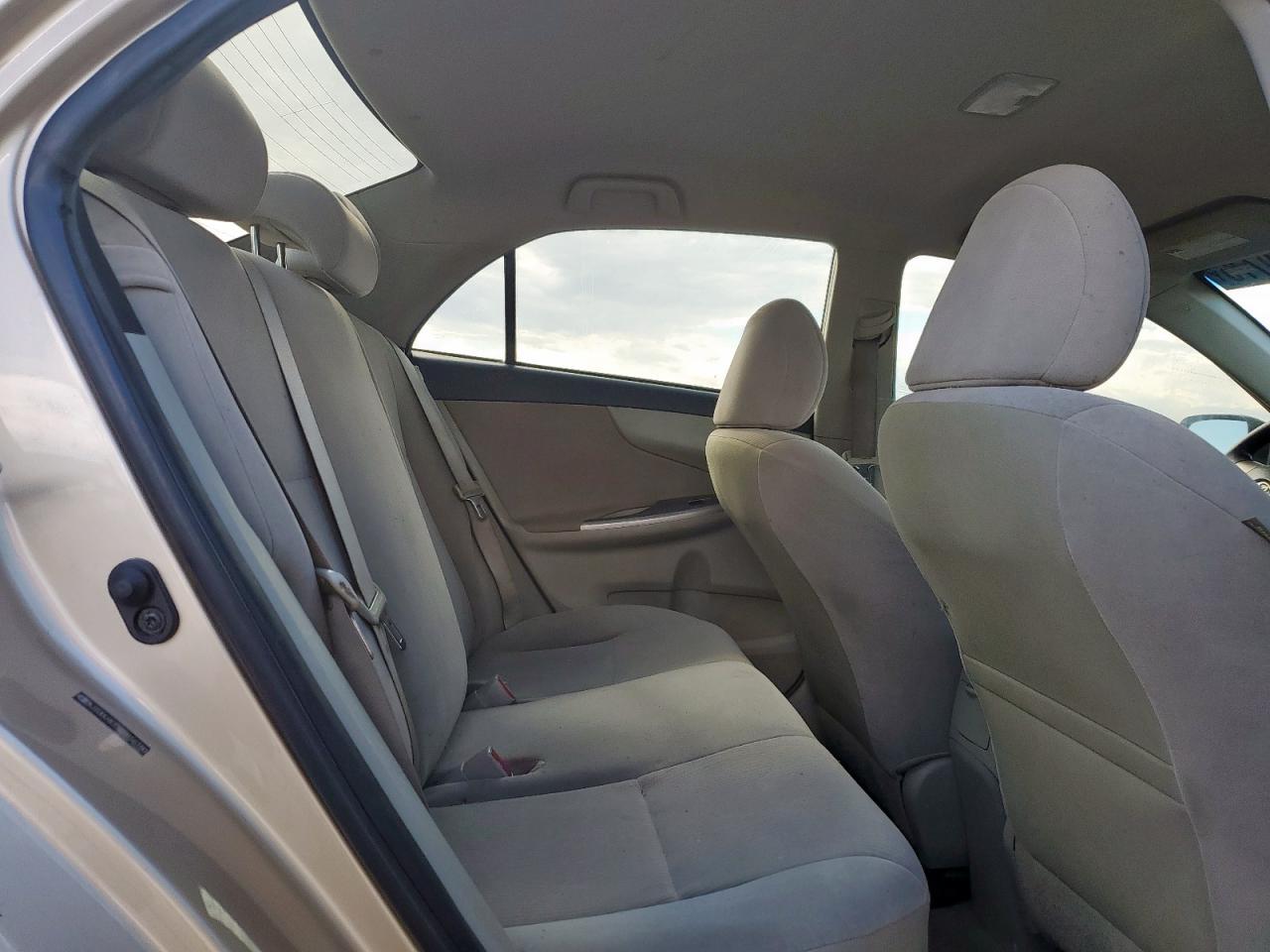2011 TOYOTA COROLLA