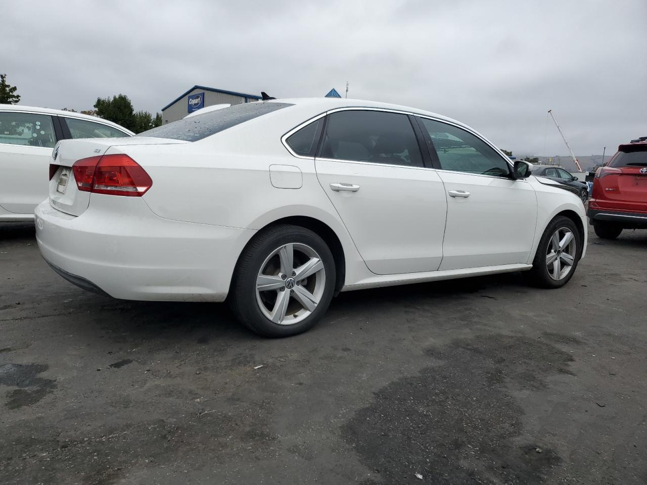 2013 VOLKSWAGEN Passat