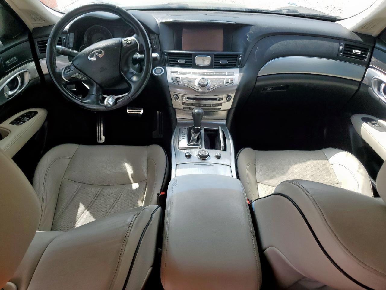 2016 INFINITI Q70