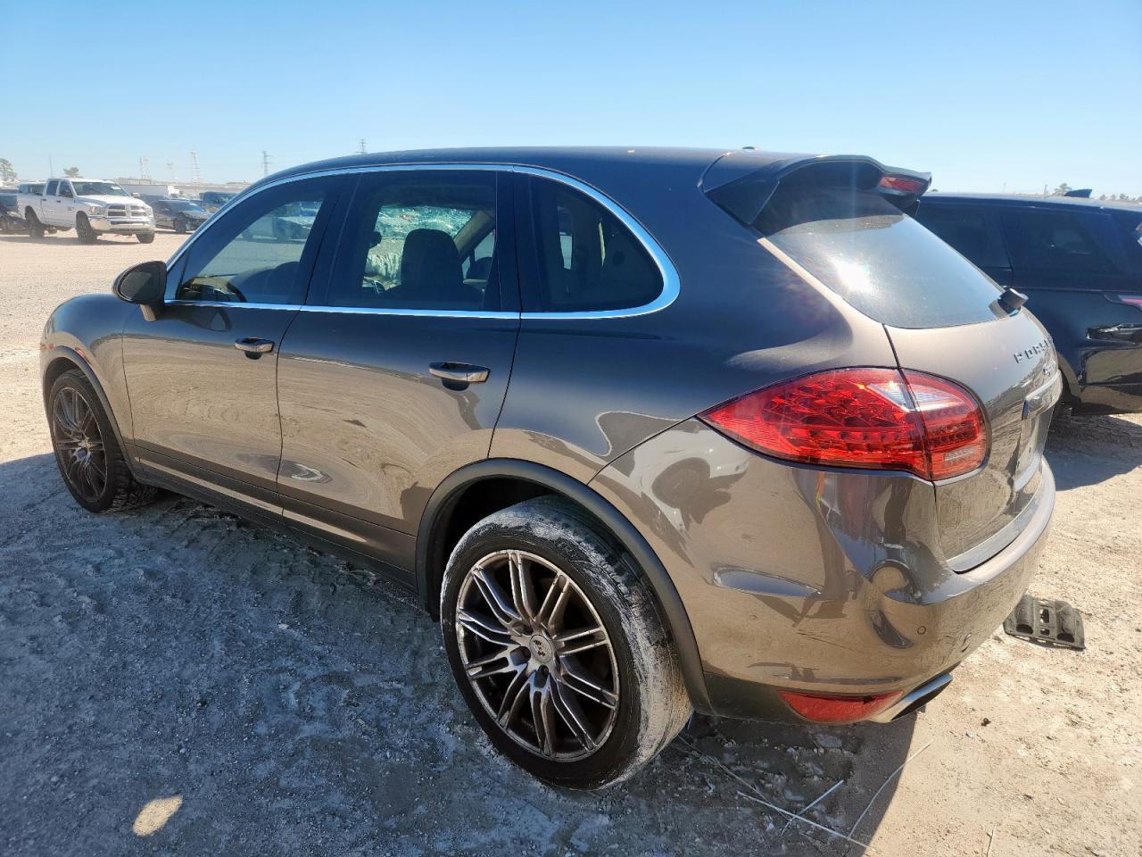 2011 PORSCHE CAYENNE