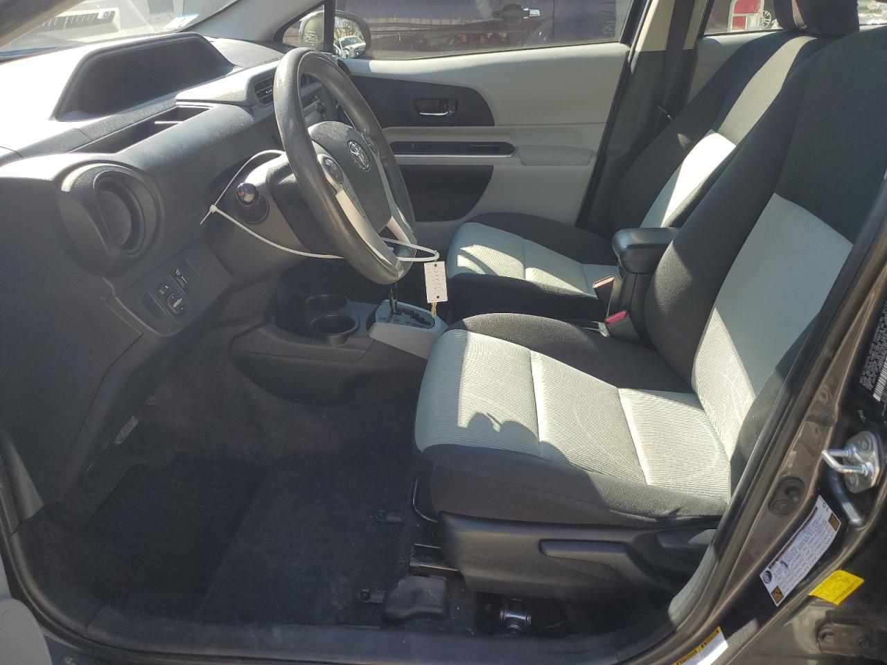 2014 TOYOTA Prius c