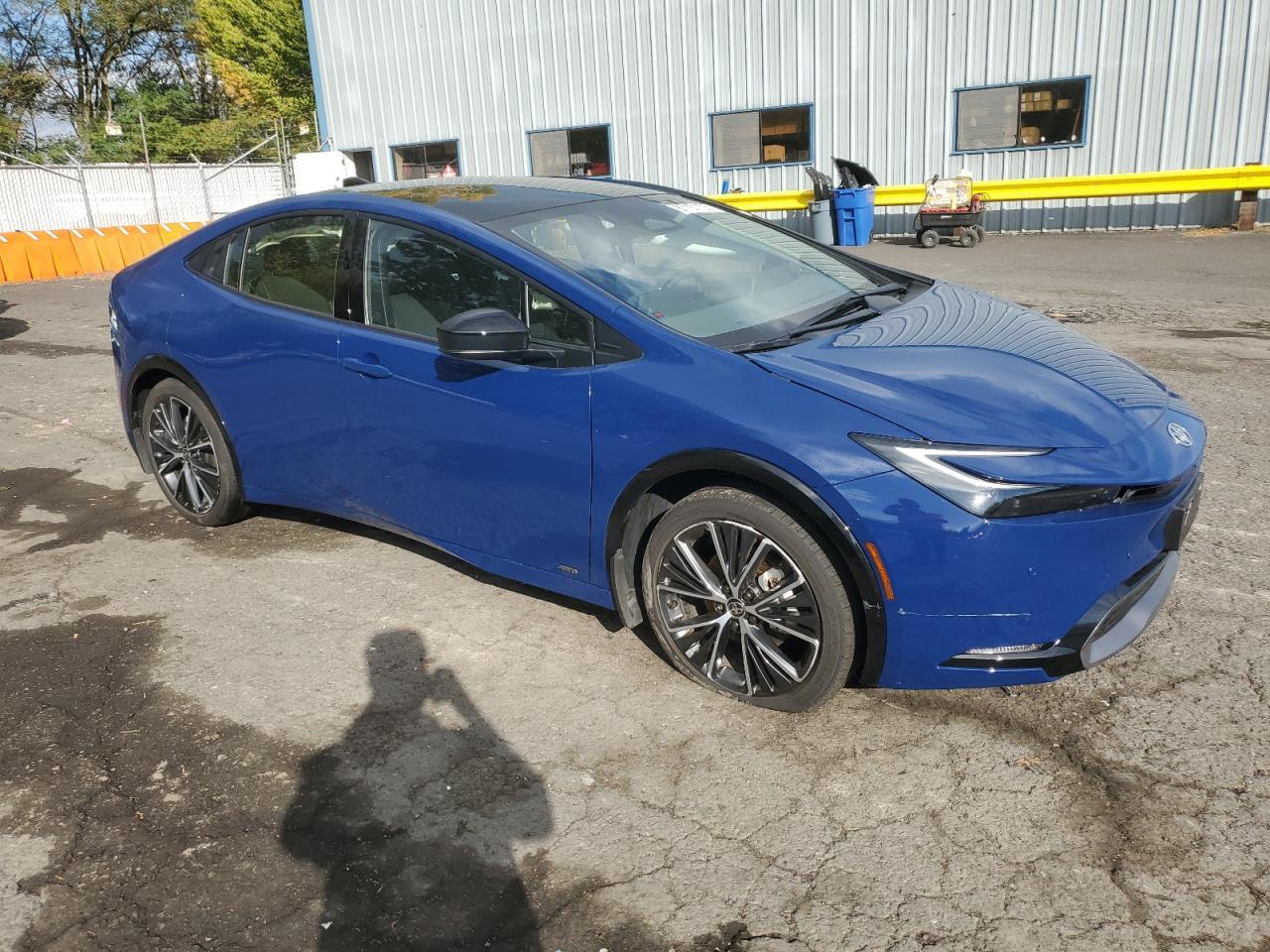 2024 TOYOTA PRIUS