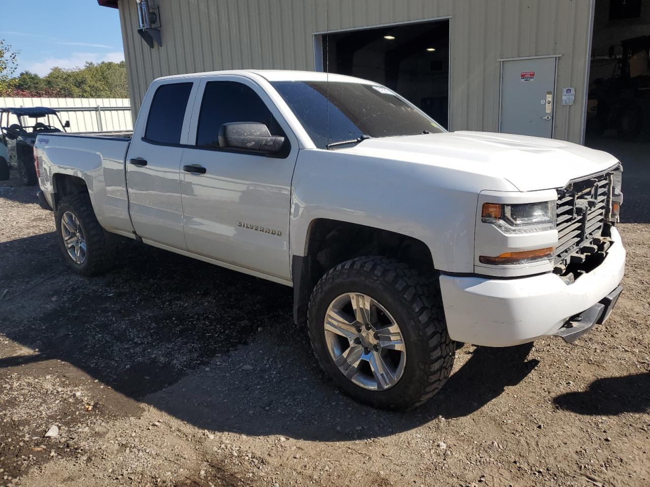 2017 CHEVROLET Silverado