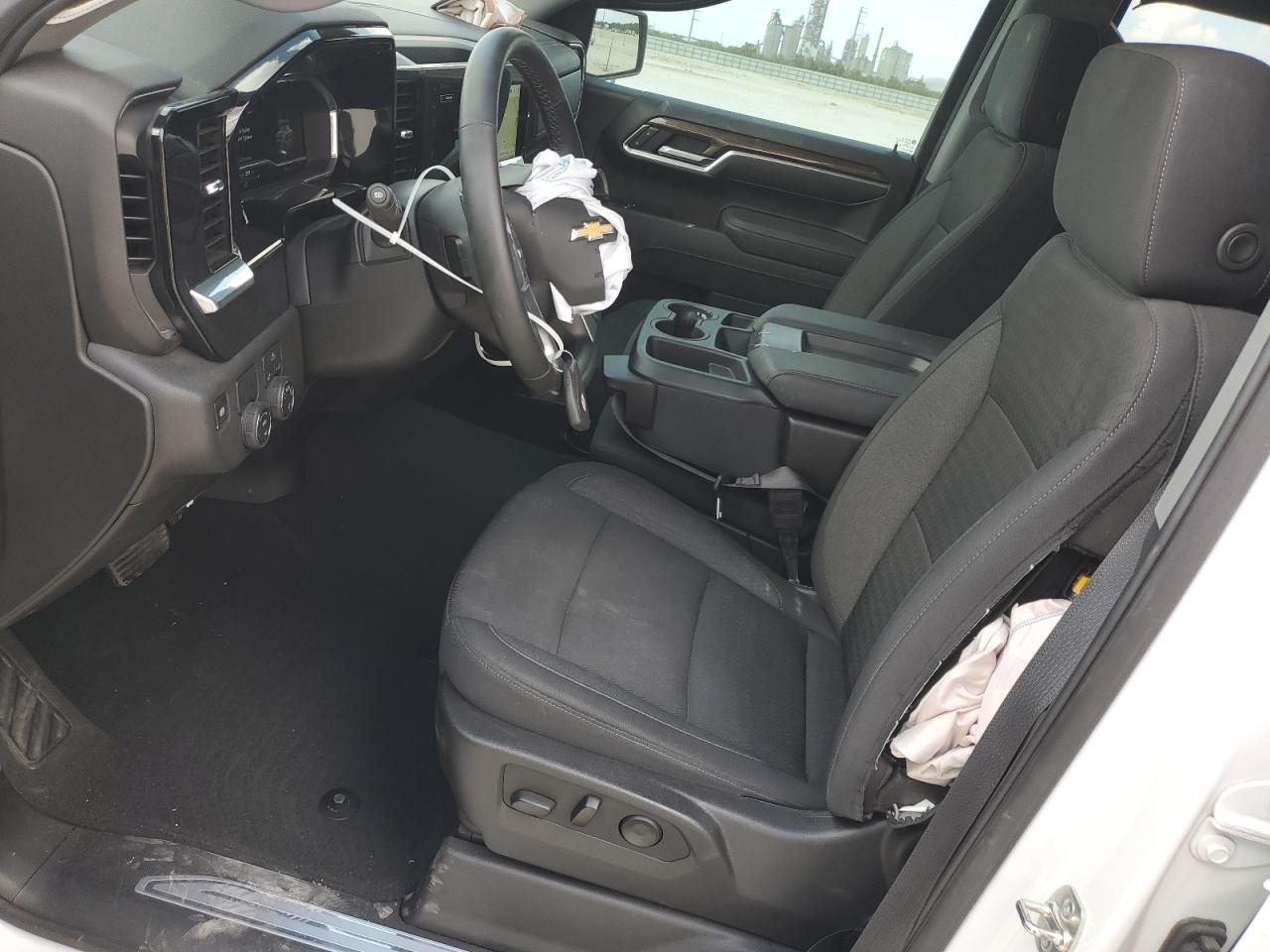 2025 CHEVROLET Silverado
