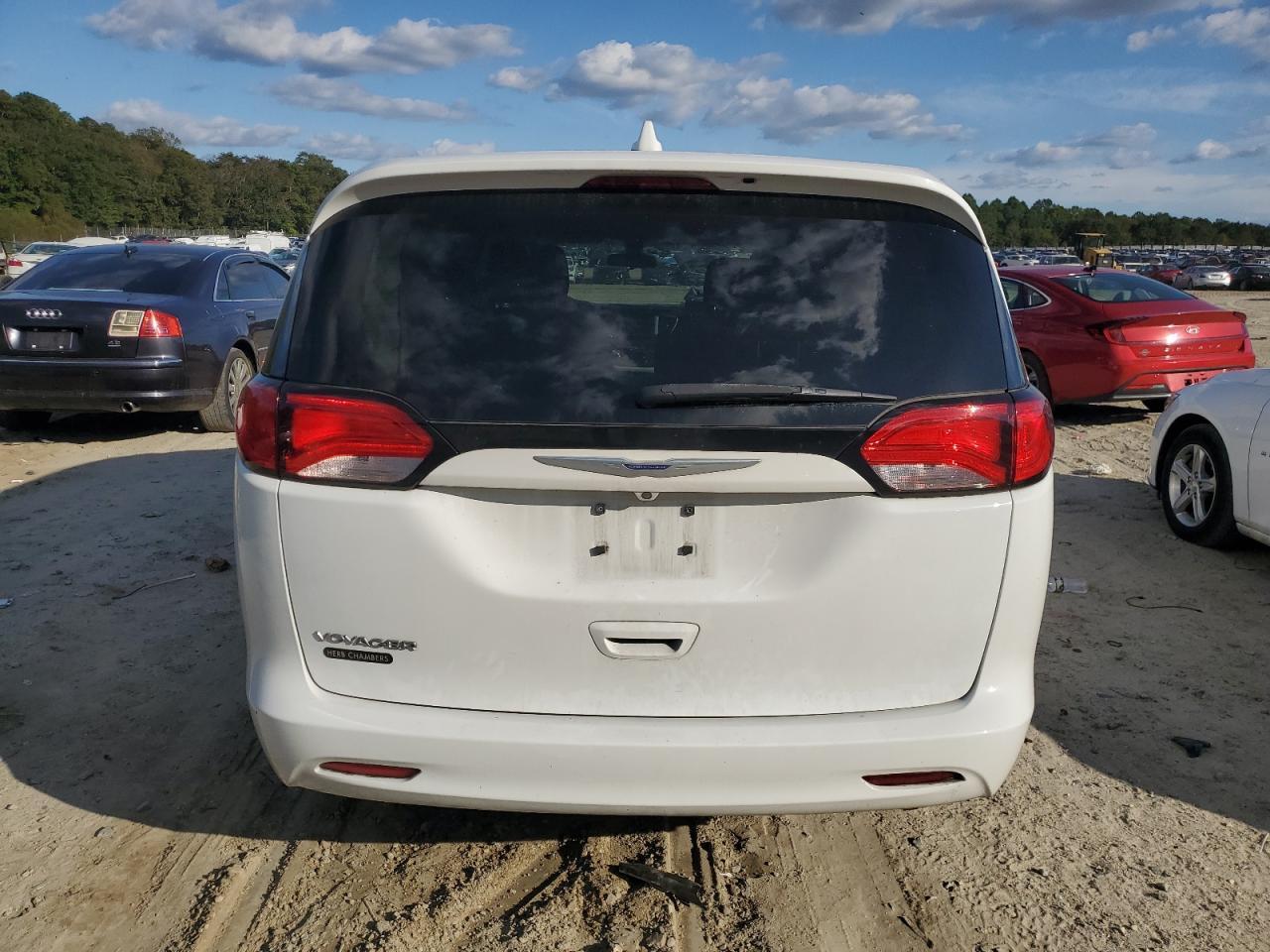 2020 CHRYSLER Voyager
