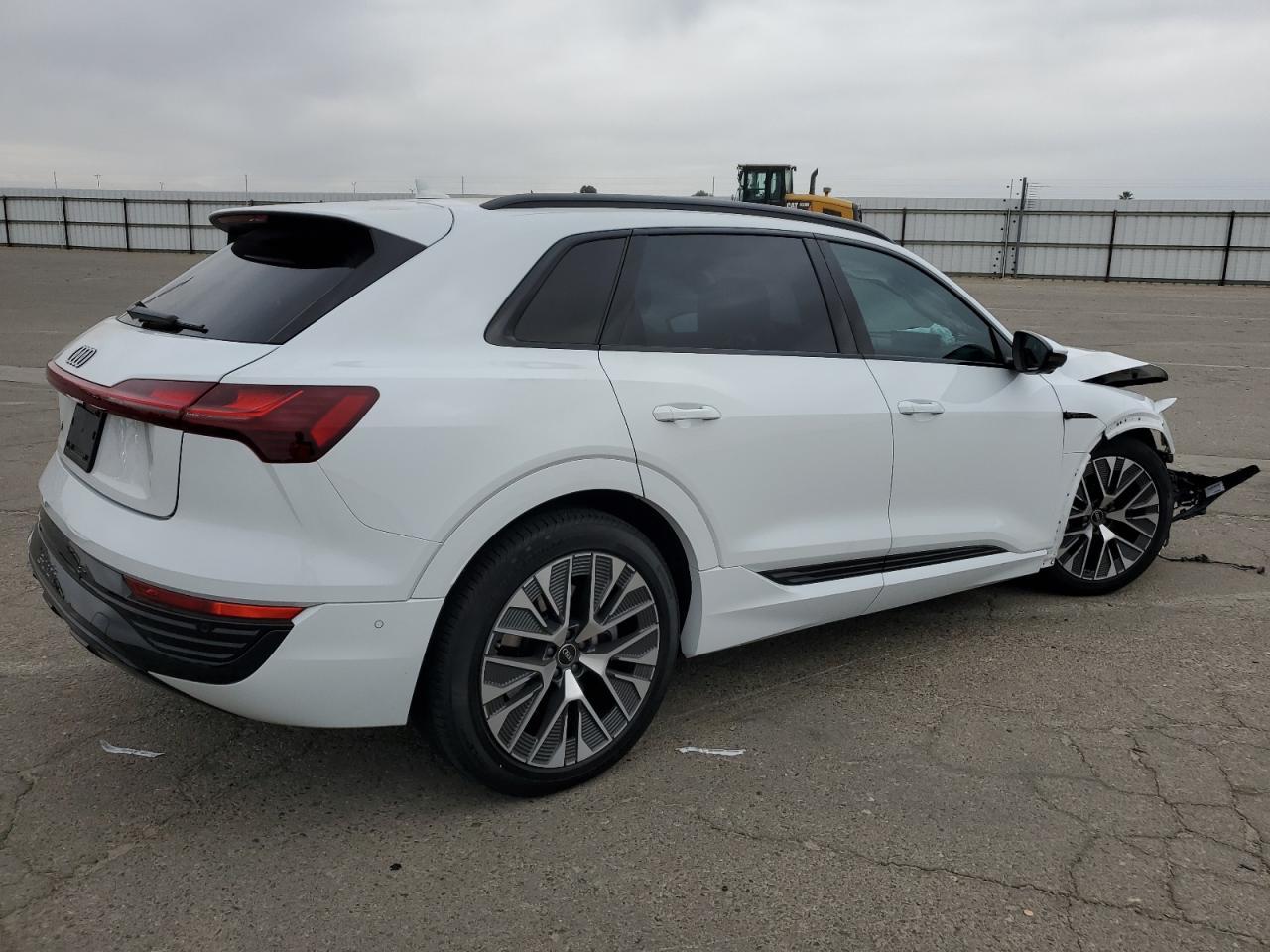 2024 AUDI Q8