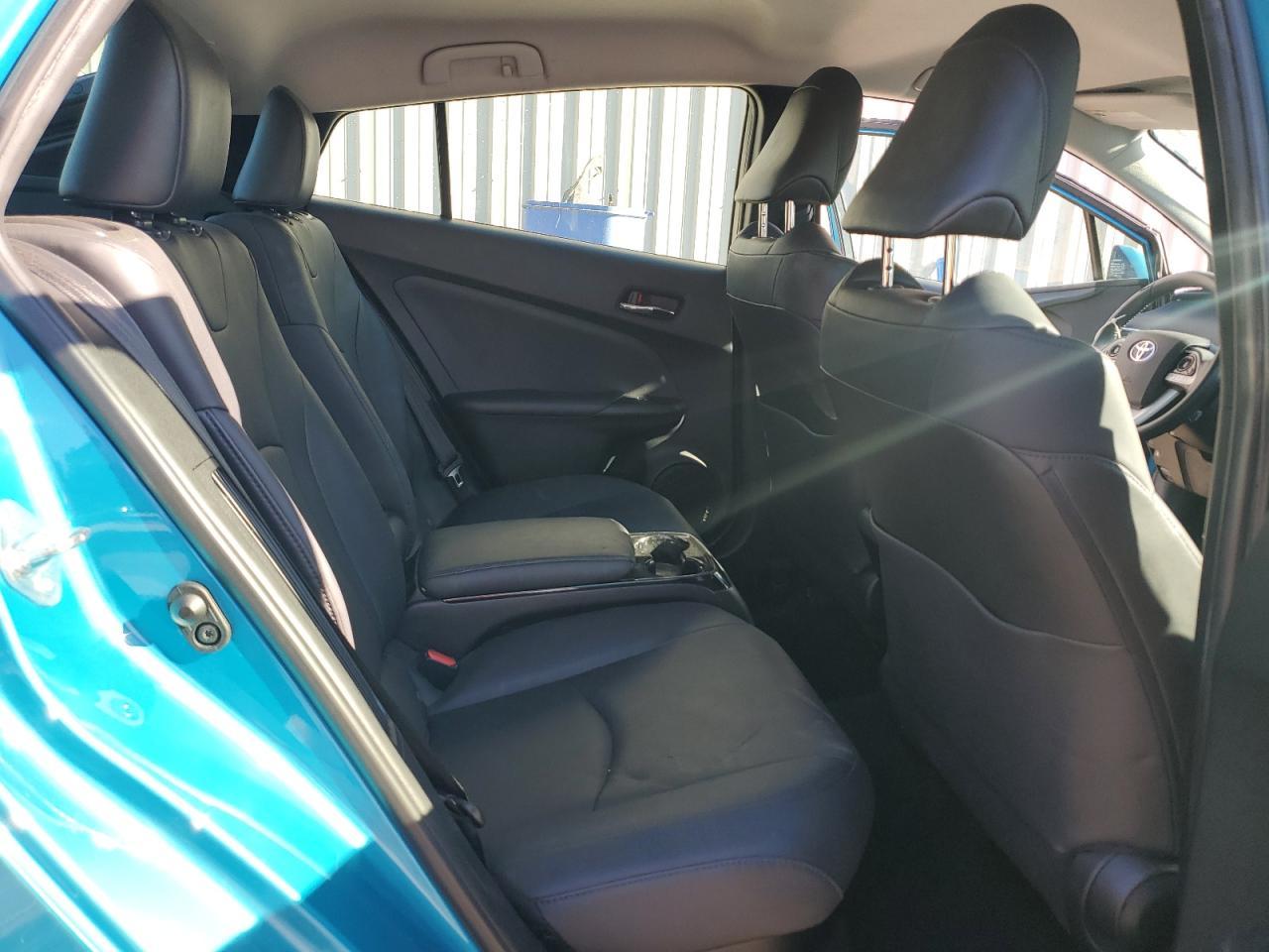 2017 TOYOTA Prius Prime