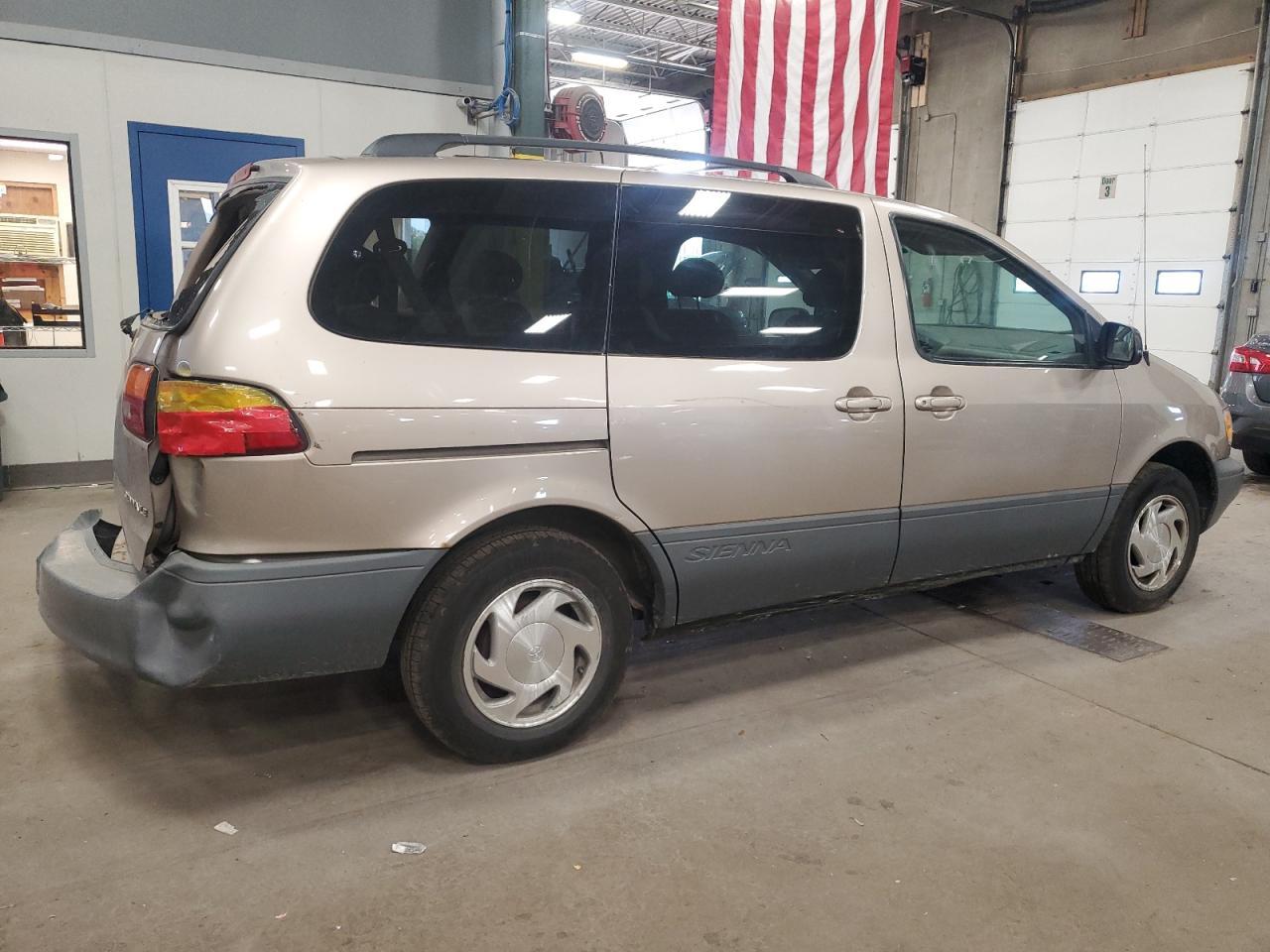 2000 TOYOTA SIENNA