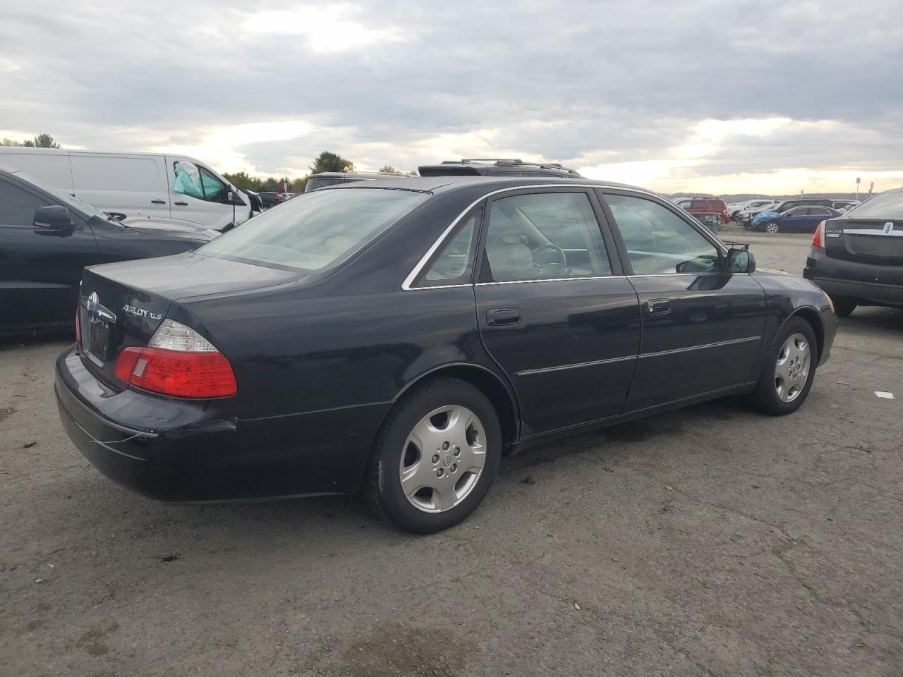 2004 TOYOTA Avalon