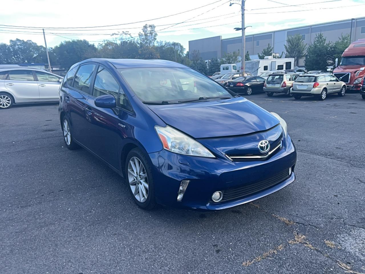 2013 TOYOTA PRIUS V