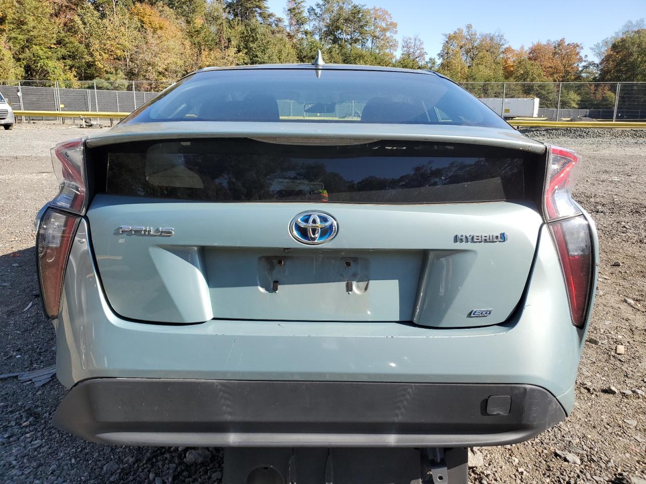 2016 TOYOTA PRIUS