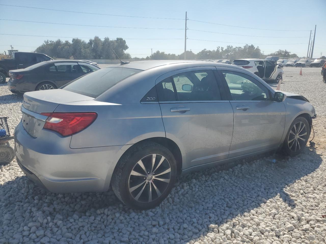 2013 CHRYSLER 200