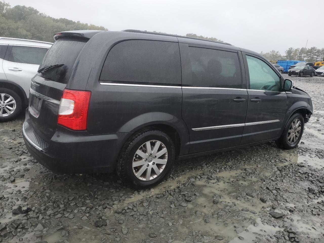 2011 CHRYSLER Town & Country
