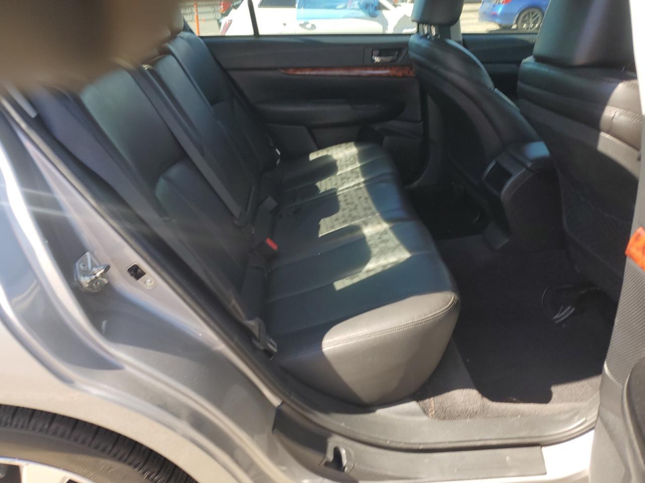 2010 SUBARU Legacy