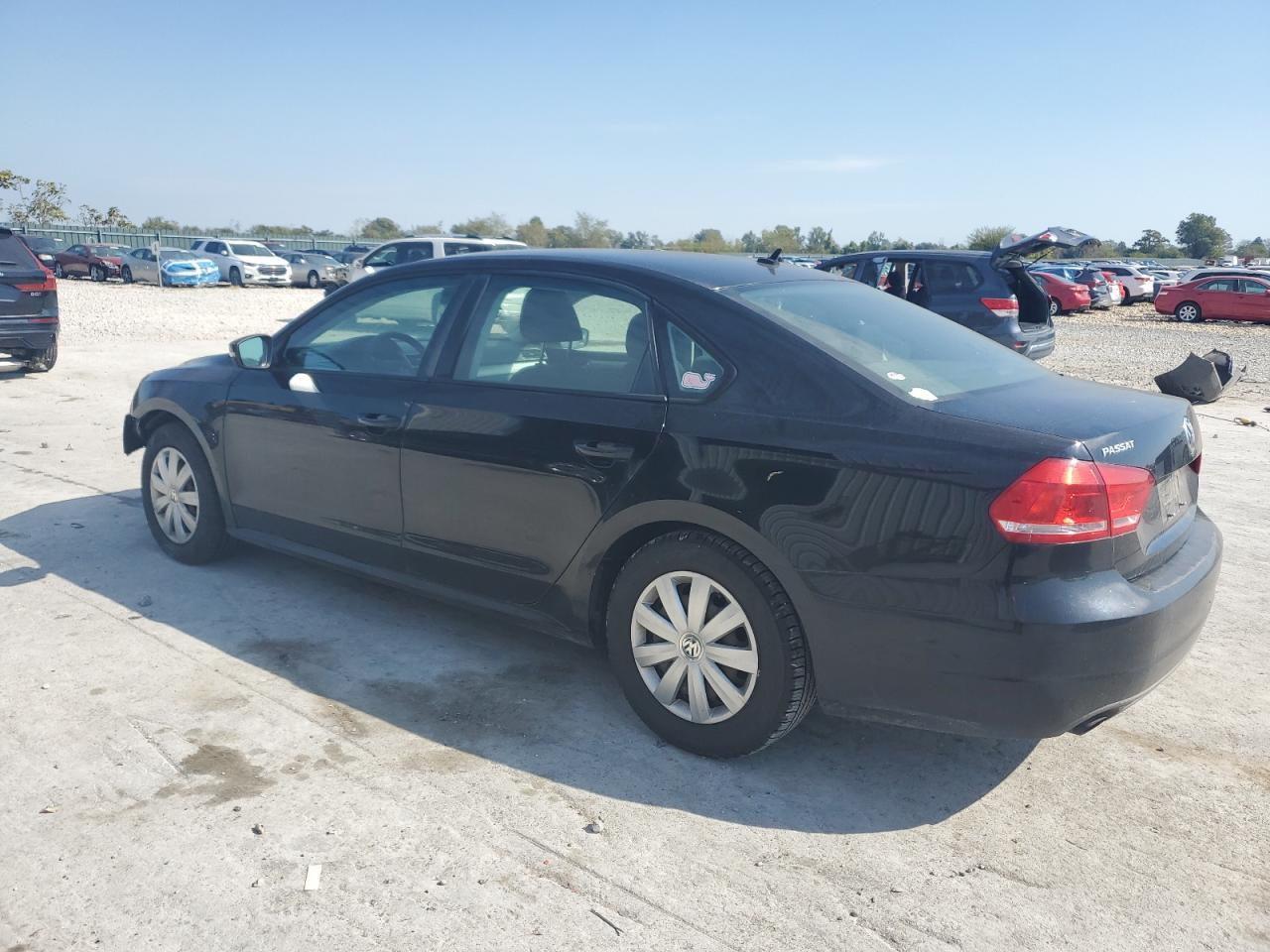2013 VOLKSWAGEN Passat