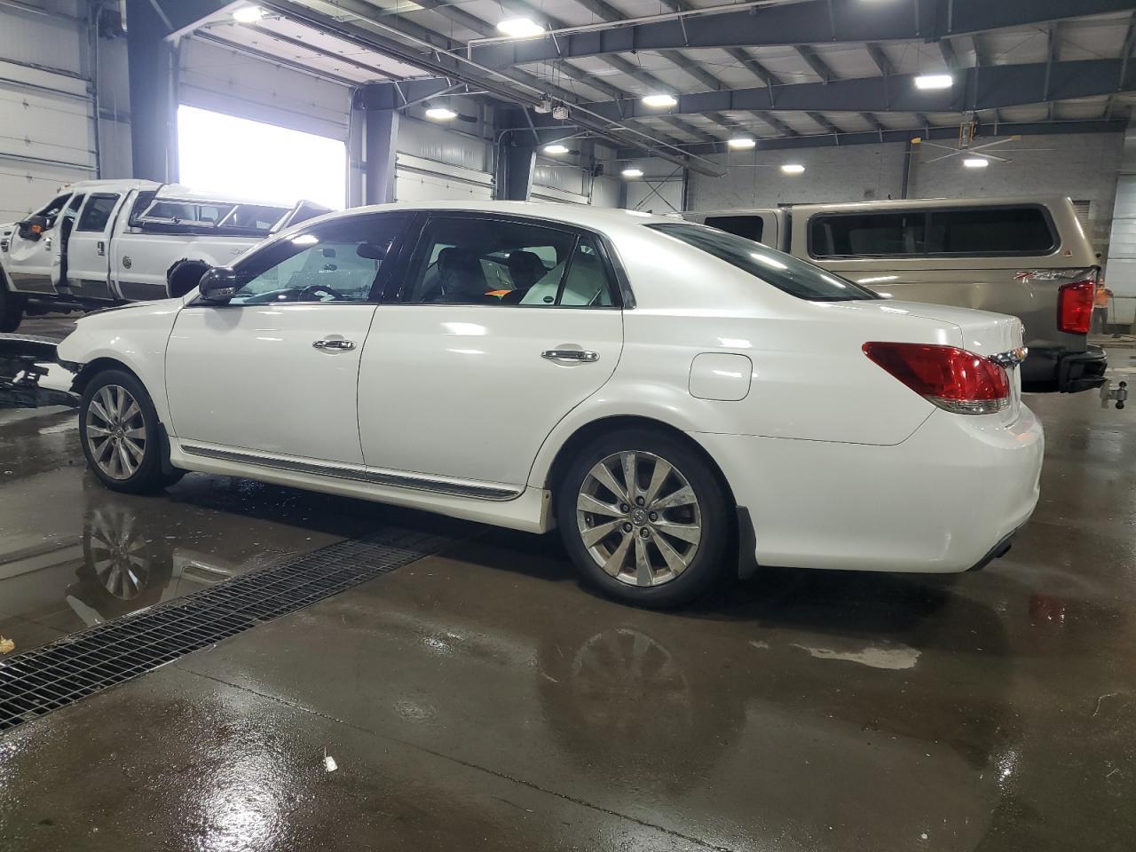 2012 TOYOTA Avalon