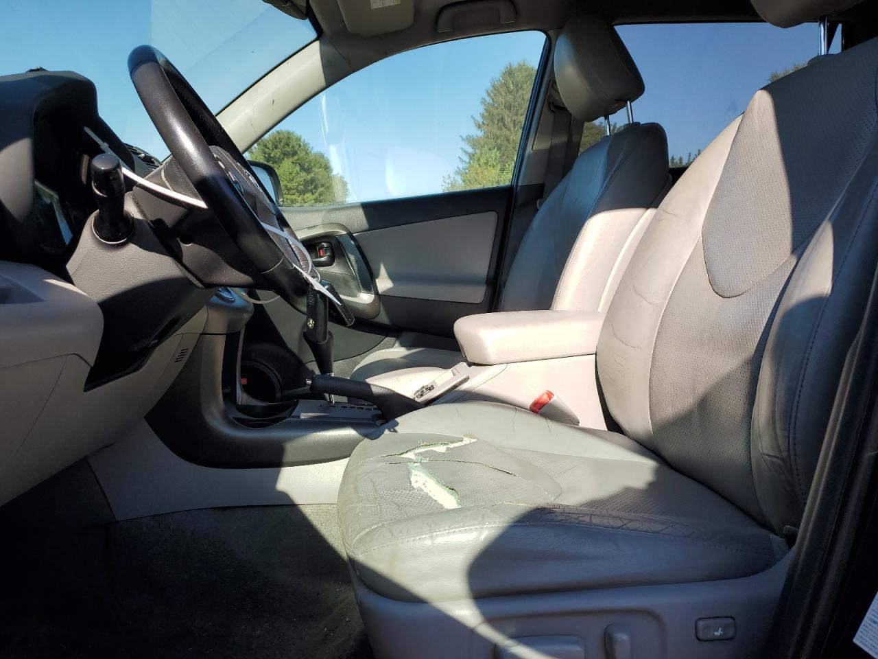 2011 TOYOTA RAV4