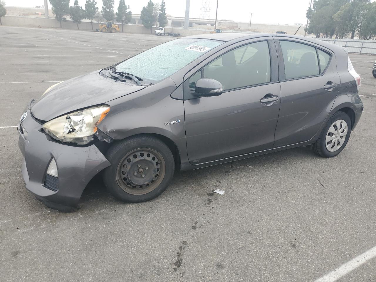 2014 TOYOTA Prius c