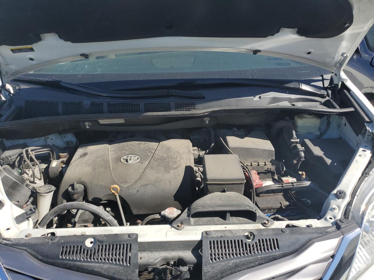 2017 TOYOTA SIENNA