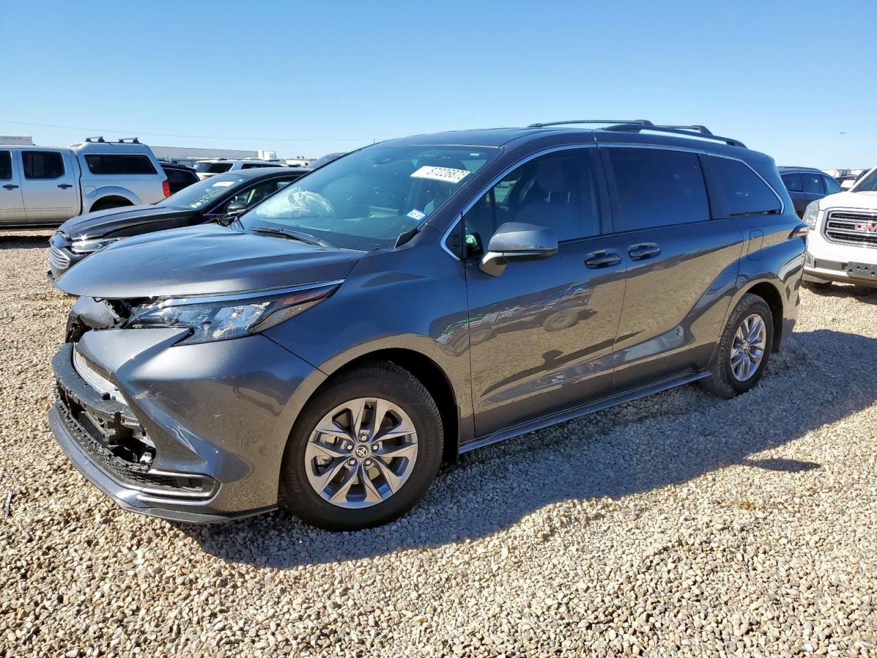 2025 TOYOTA SIENNA