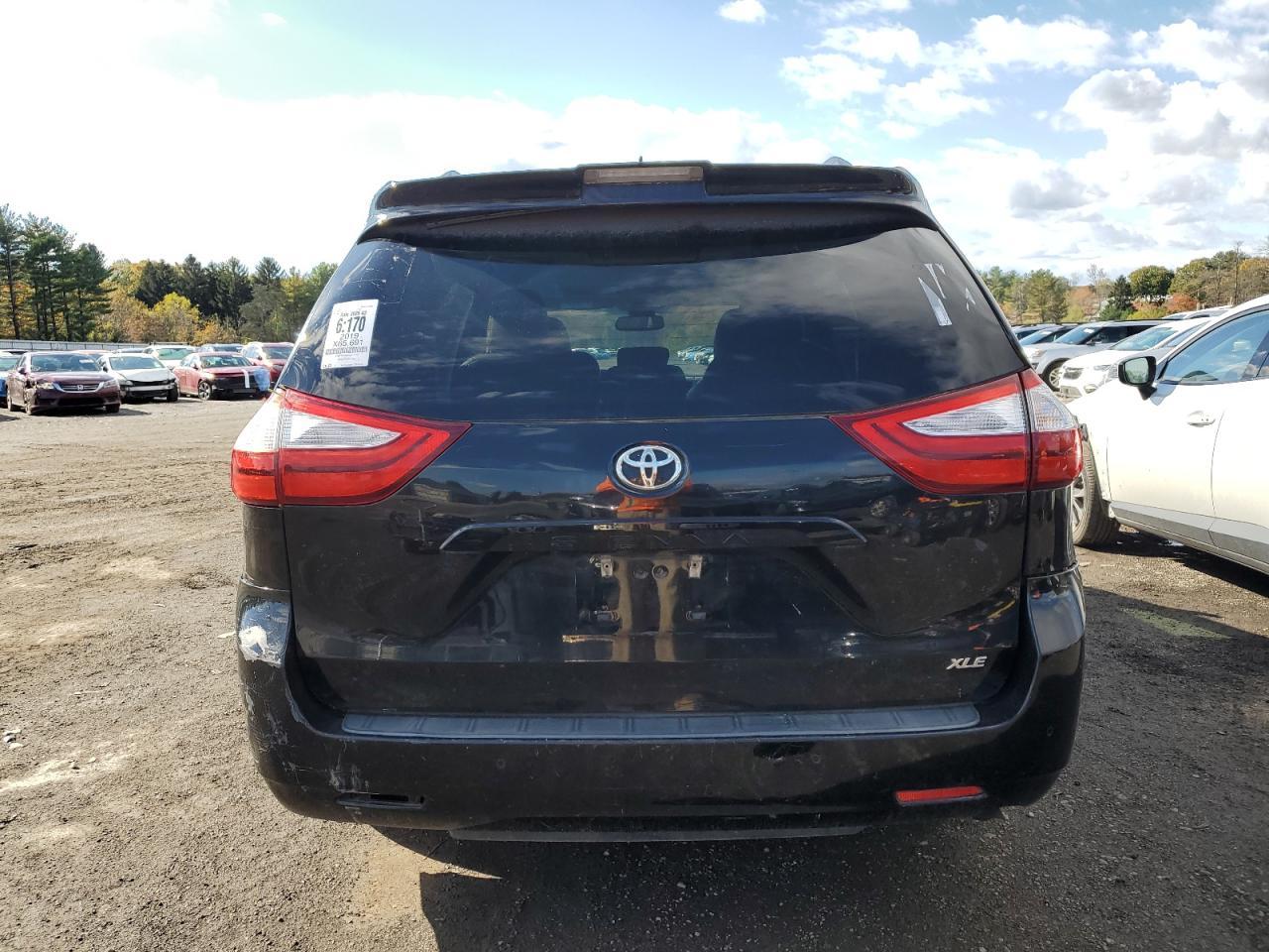 2019 TOYOTA SIENNA