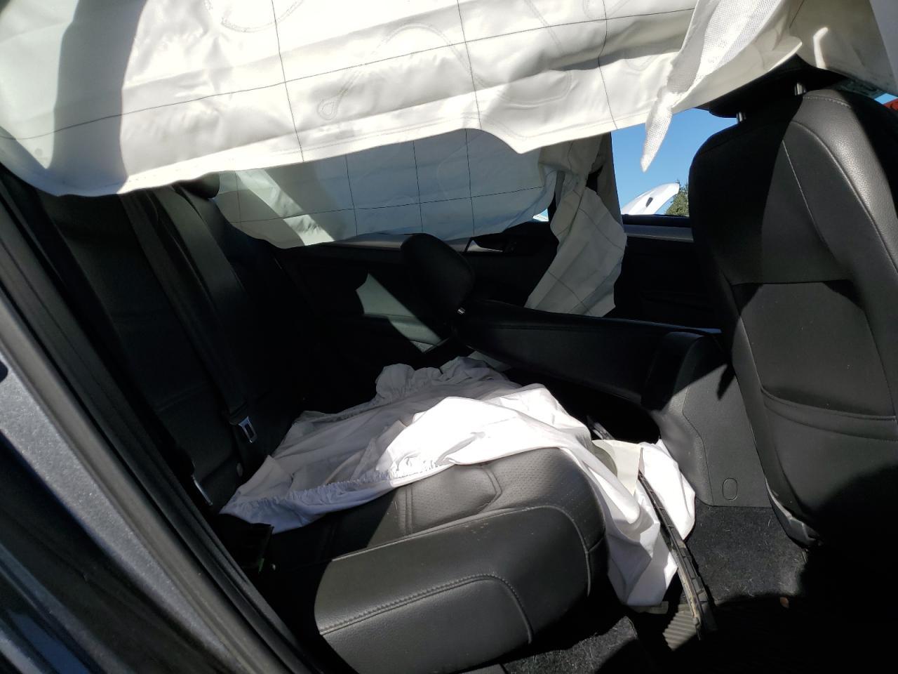 2015 VOLKSWAGEN Passat