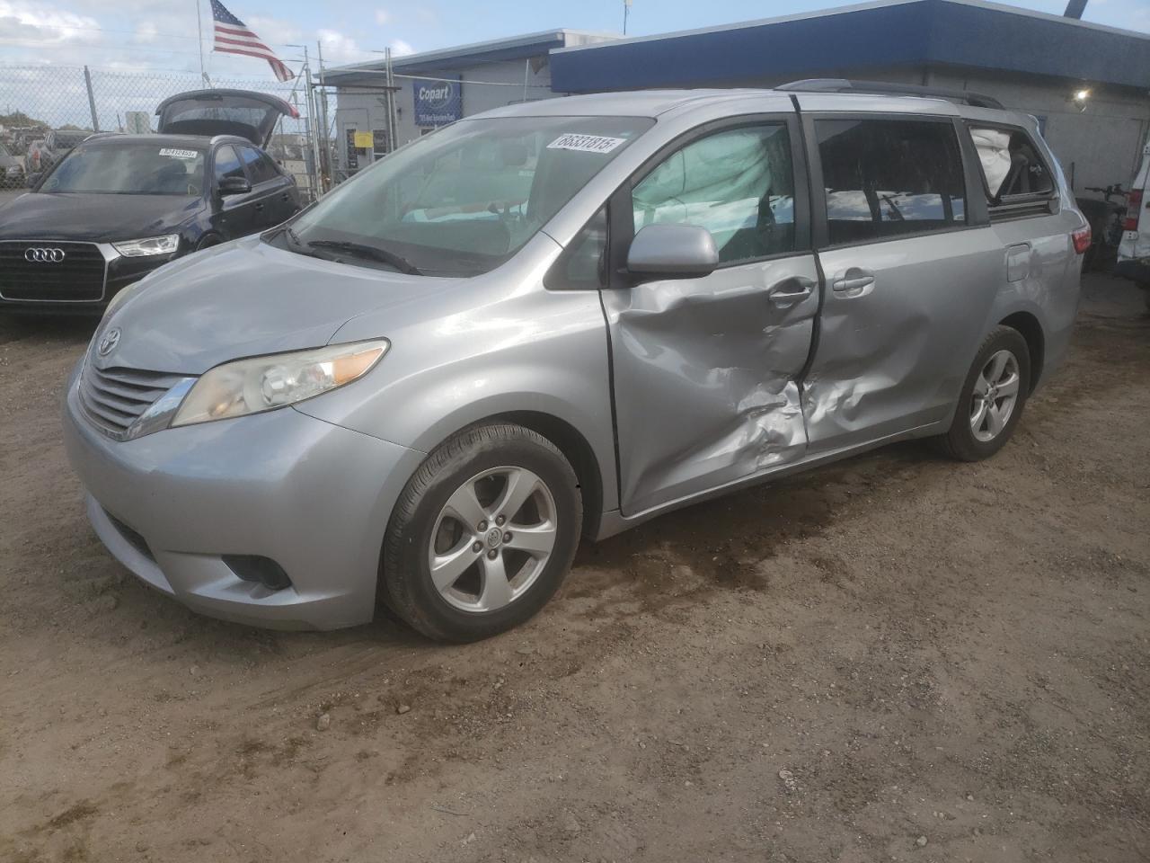 2016 TOYOTA SIENNA