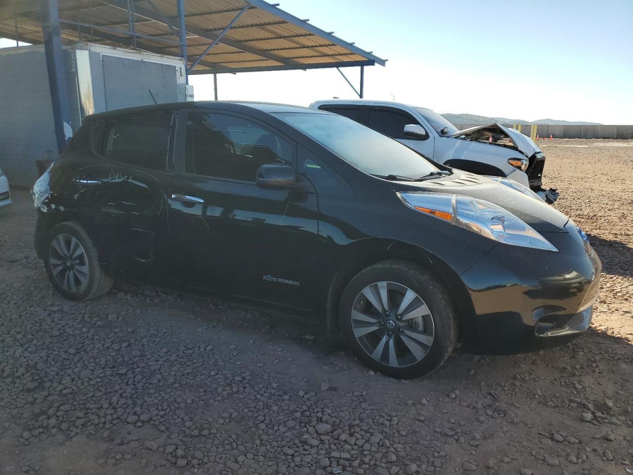 2016 NISSAN LEAF
