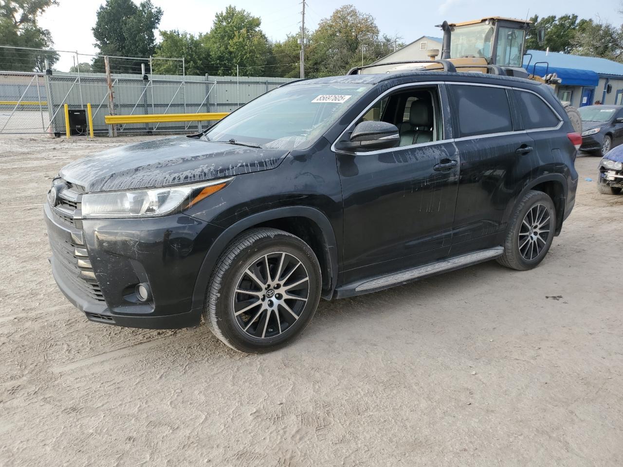 2017 TOYOTA HIGHLANDER