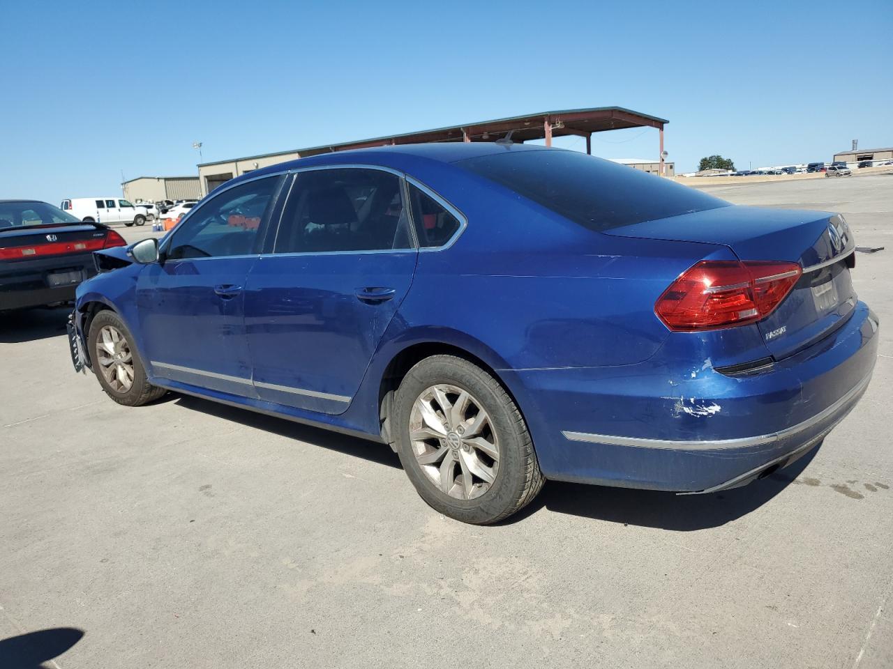 2016 VOLKSWAGEN Passat