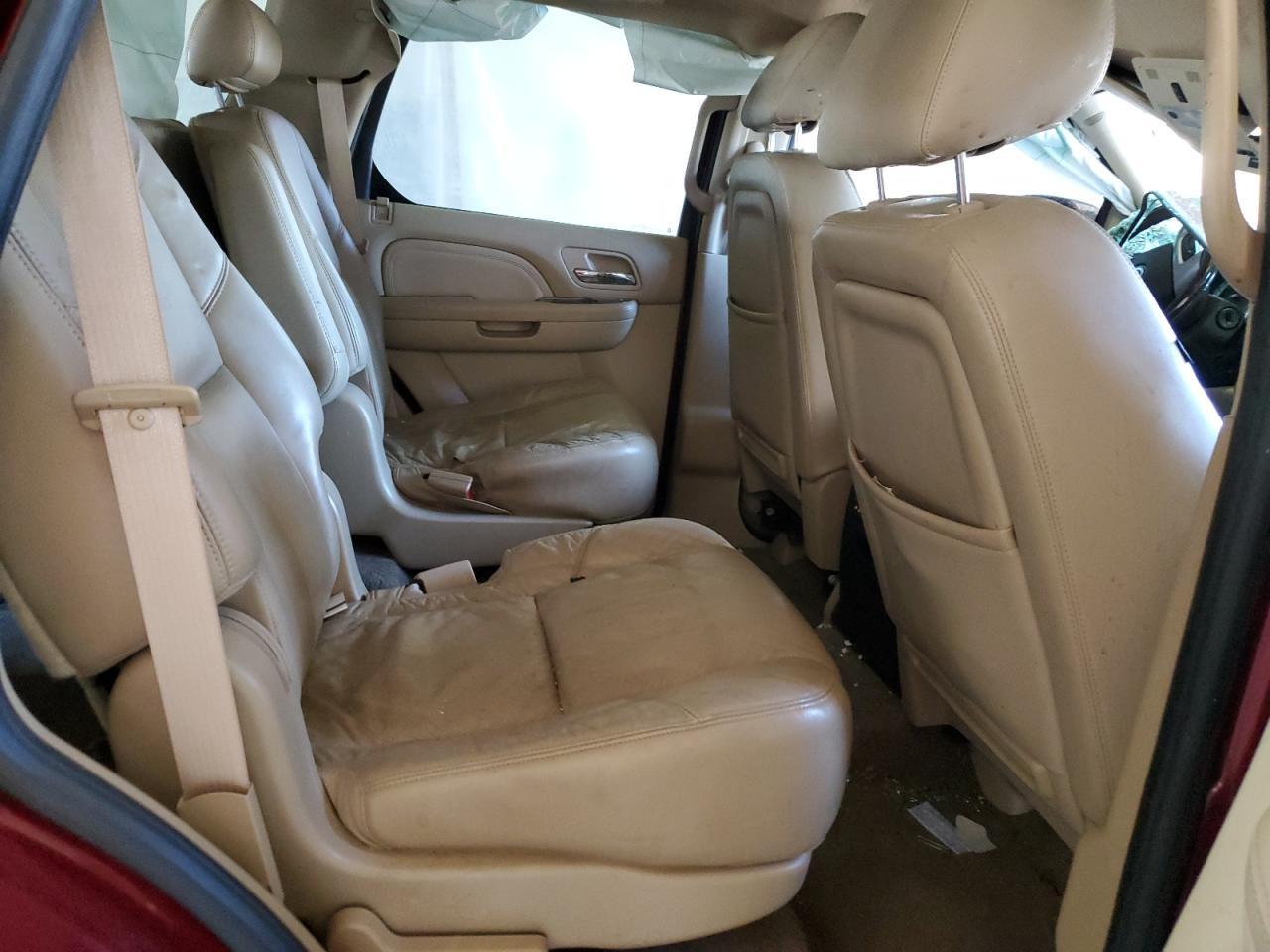 2010 CADILLAC ESCALADE