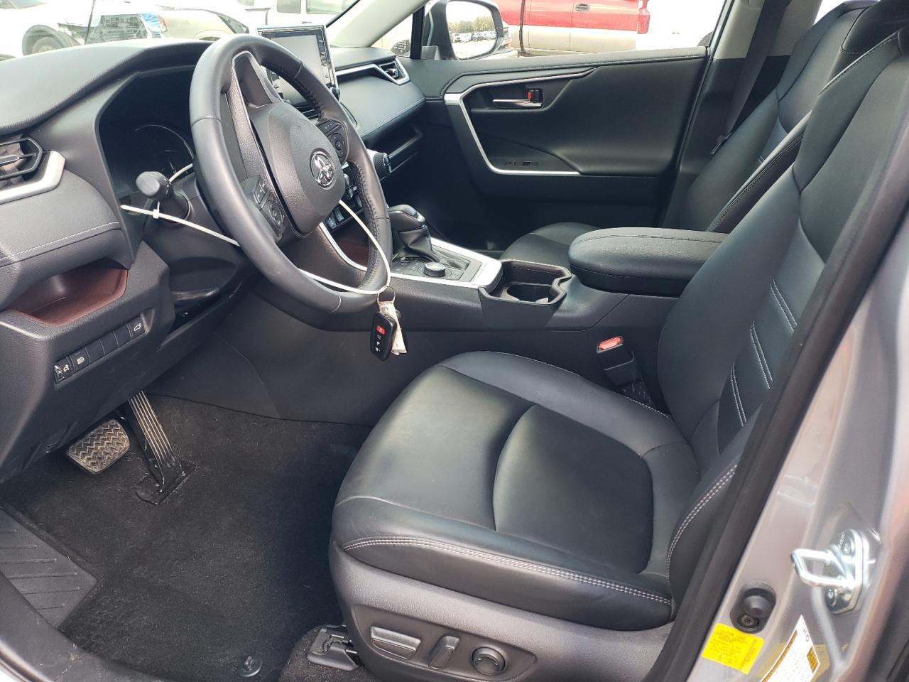 2019 TOYOTA RAV4