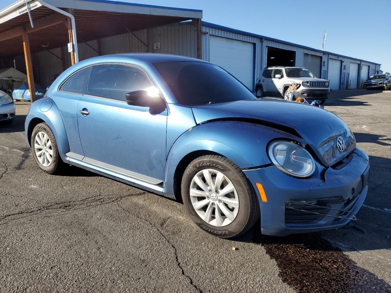 2018 VOLKSWAGEN Beetle
