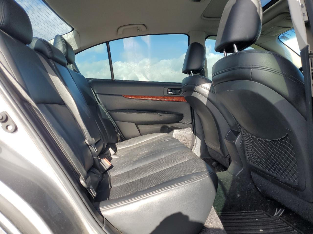 2010 SUBARU Legacy