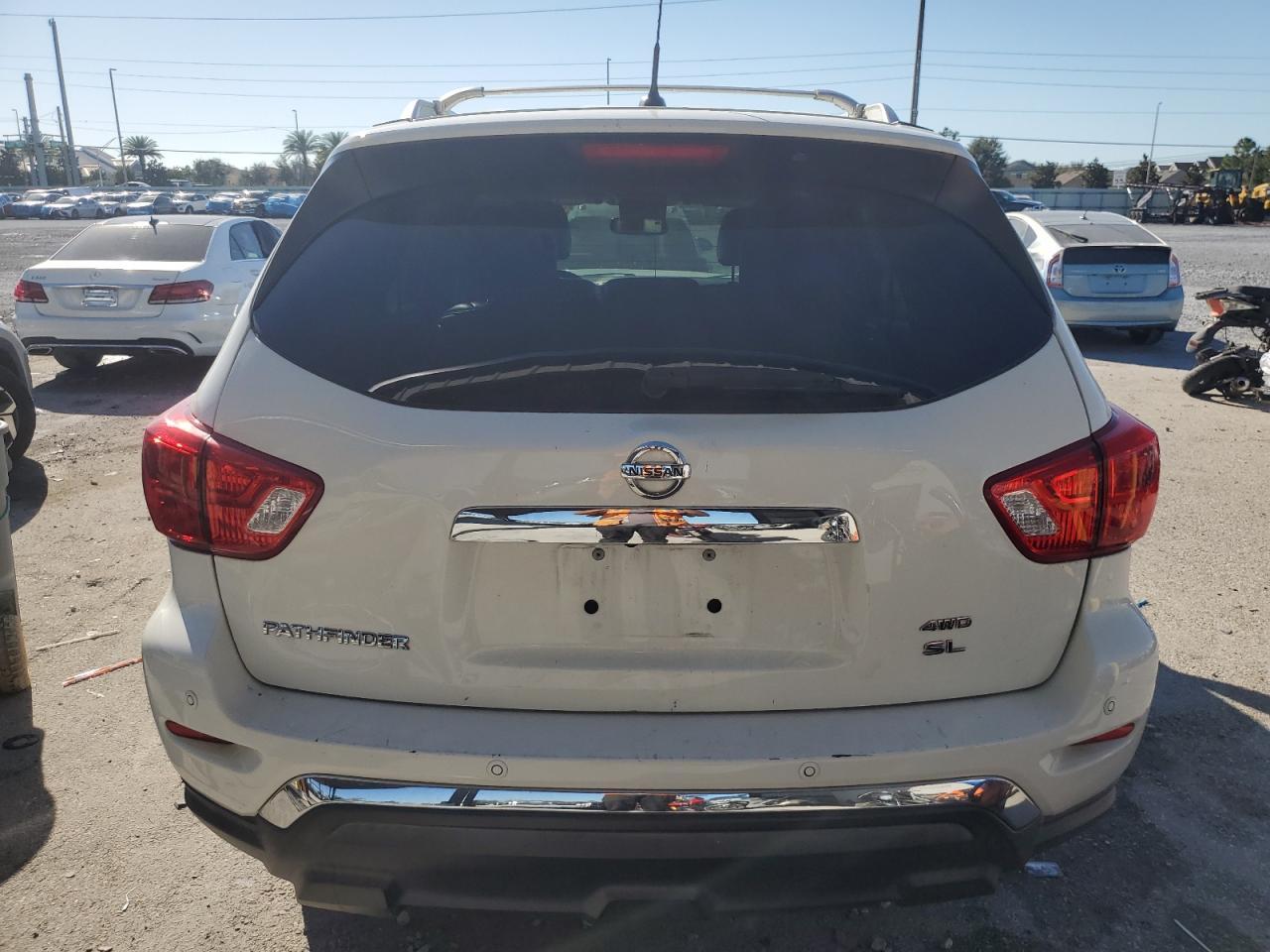 2017 NISSAN PATHFINDER