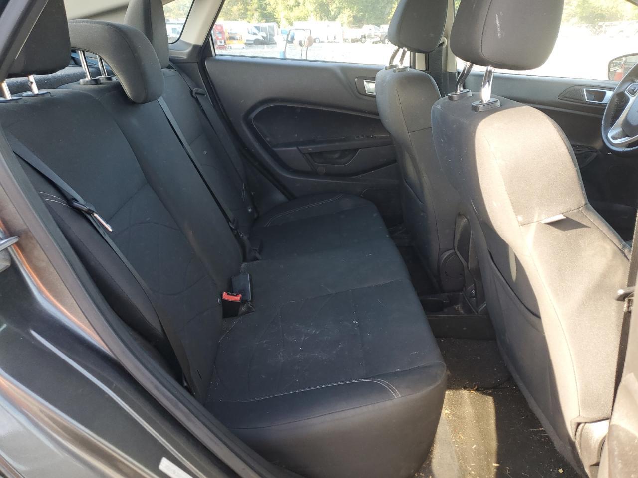 2016 FORD Fiesta