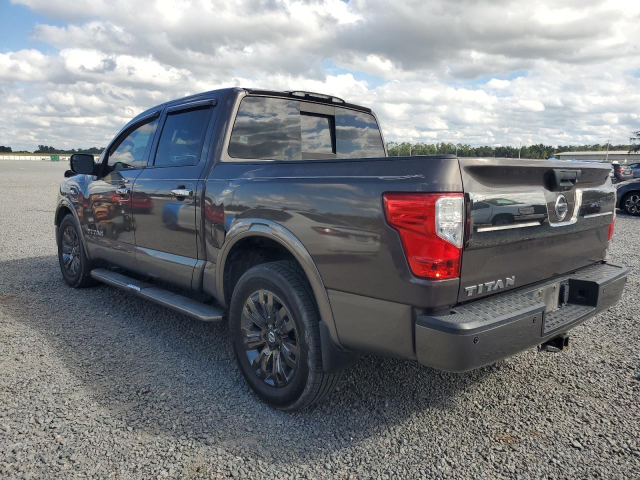 2017 NISSAN Titan