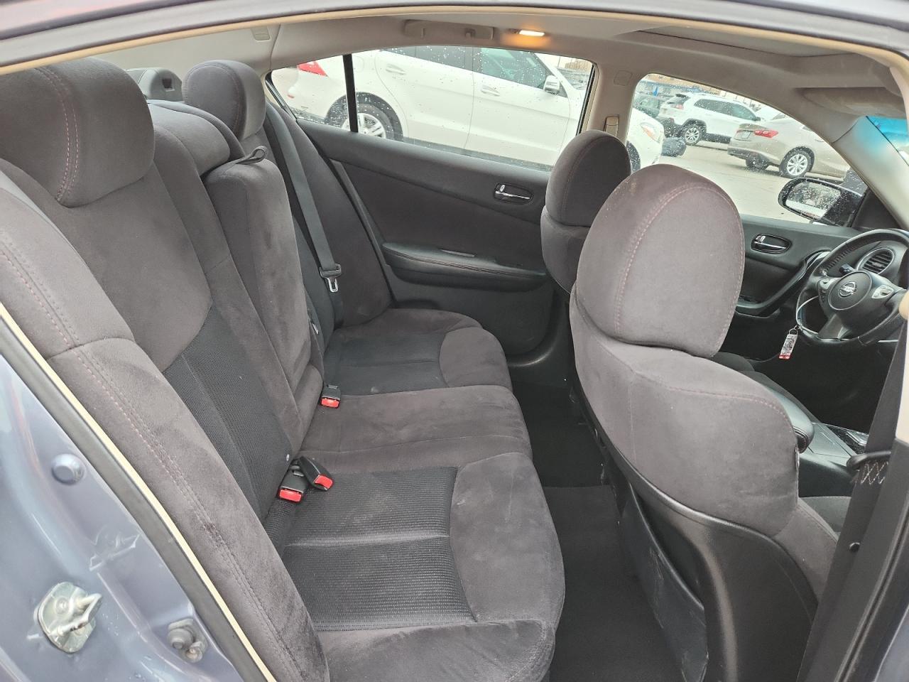 2011 NISSAN Maxima